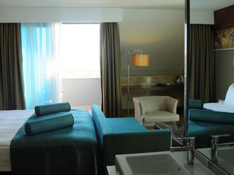 Commodore Elite Suites & Sра 159311