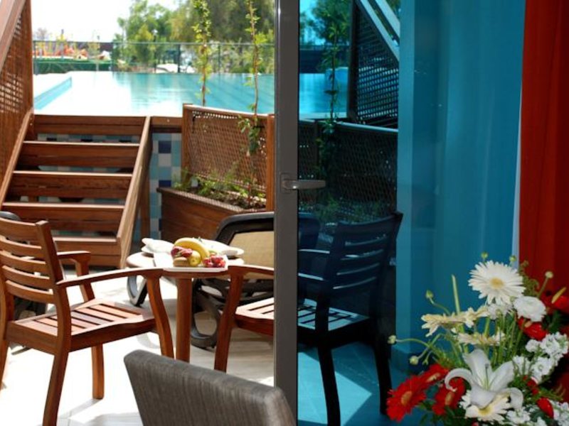 Commodore Elite Suites & Sра 159312