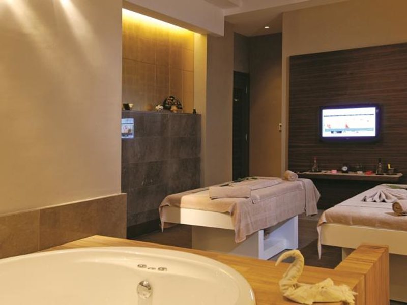 Commodore Elite Suites & Sра 159316