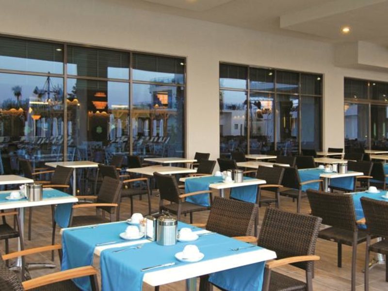 Commodore Elite Suites & Sра 159325