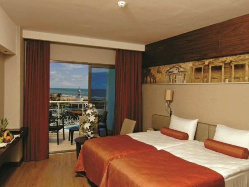 Commodore Elite Suites & Sра 159334