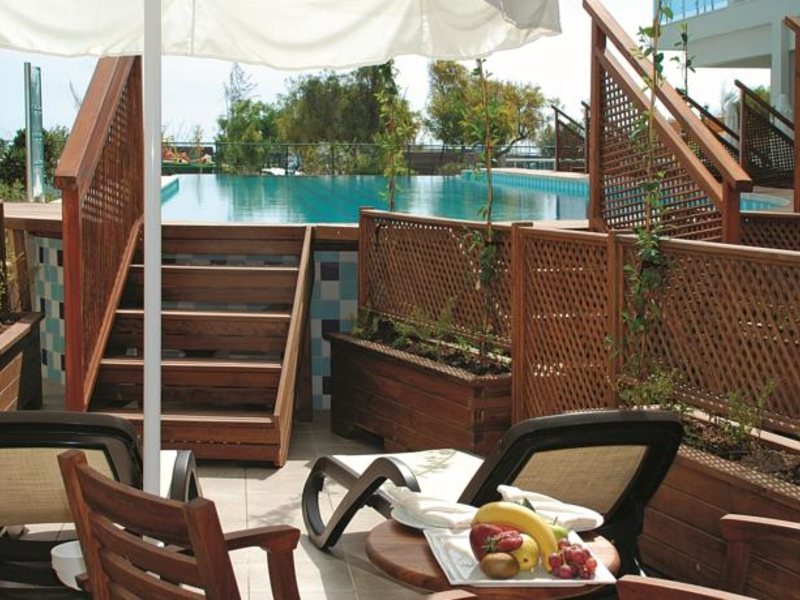 Commodore Elite Suites & Sра 159336