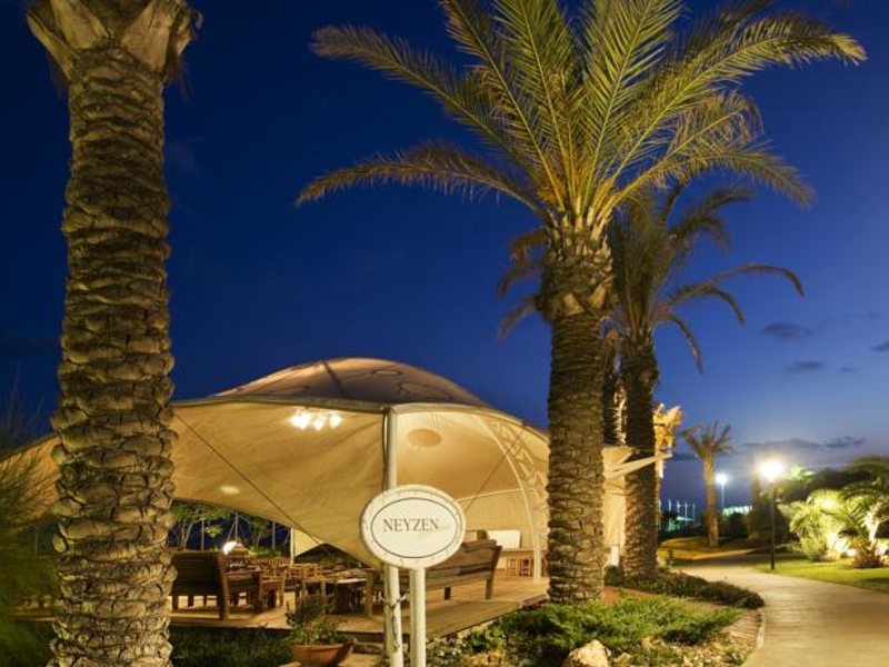 Concorde De Luxe Resort 67946