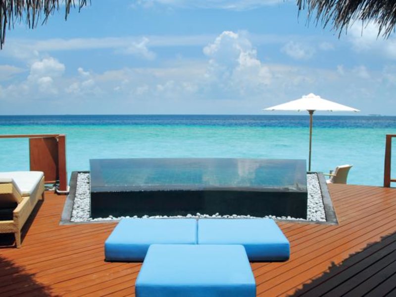 Constance Halaveli 134377