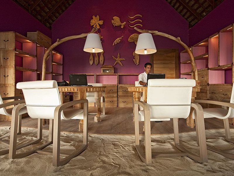 Constance Moofushi 134396