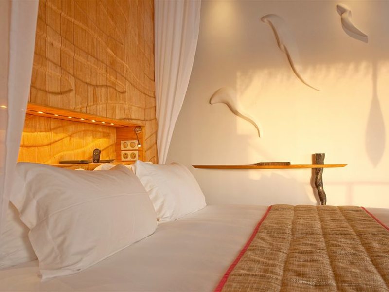 Constance Moofushi 134407