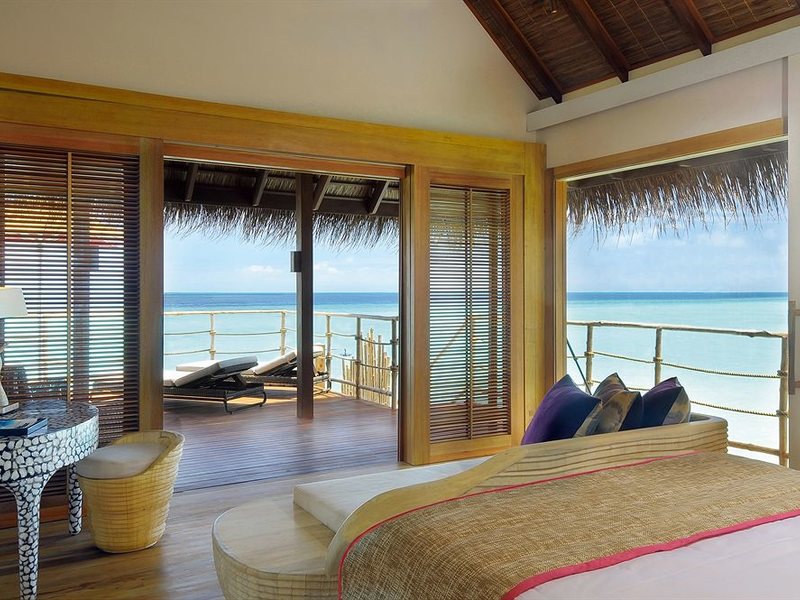 Constance Moofushi 134410