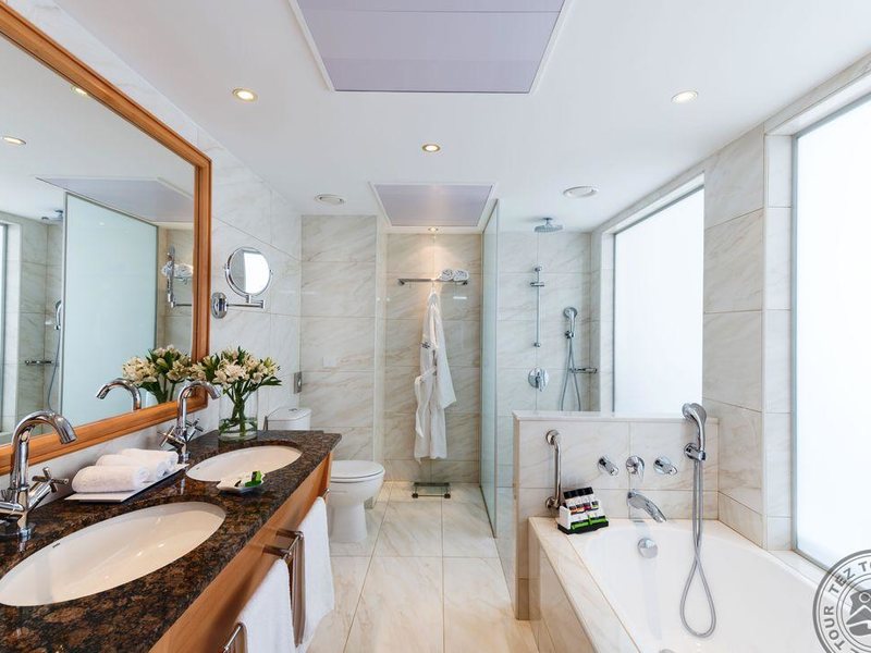 Constantinou Bros Pioneer Beach Hotel 290010