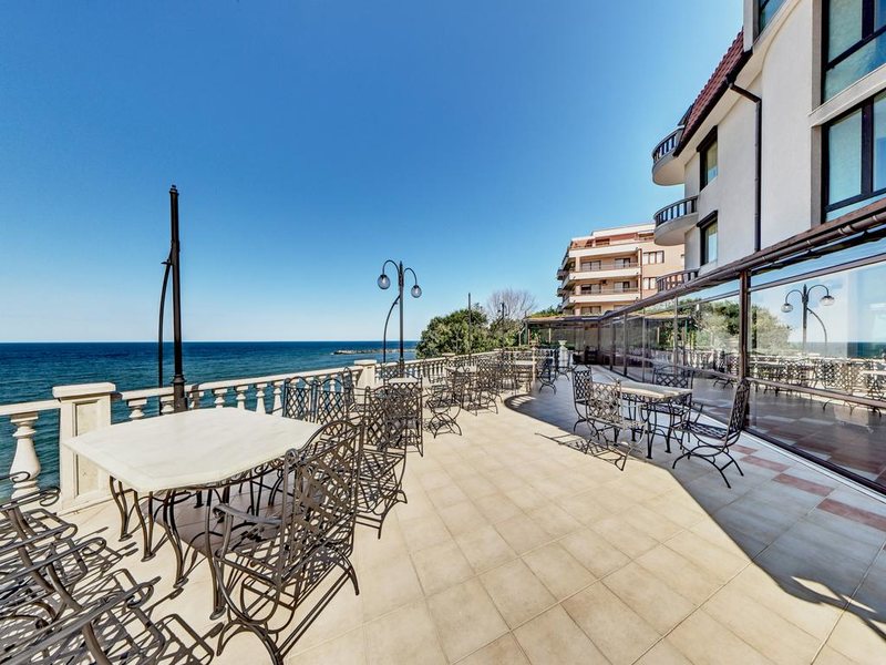 Continental Hotel Kiten  318993