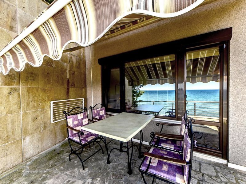 Continental Hotel Kiten  319005