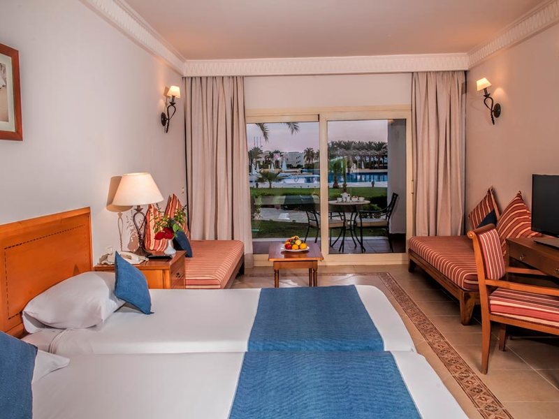 Continental Plaza Beach 122511