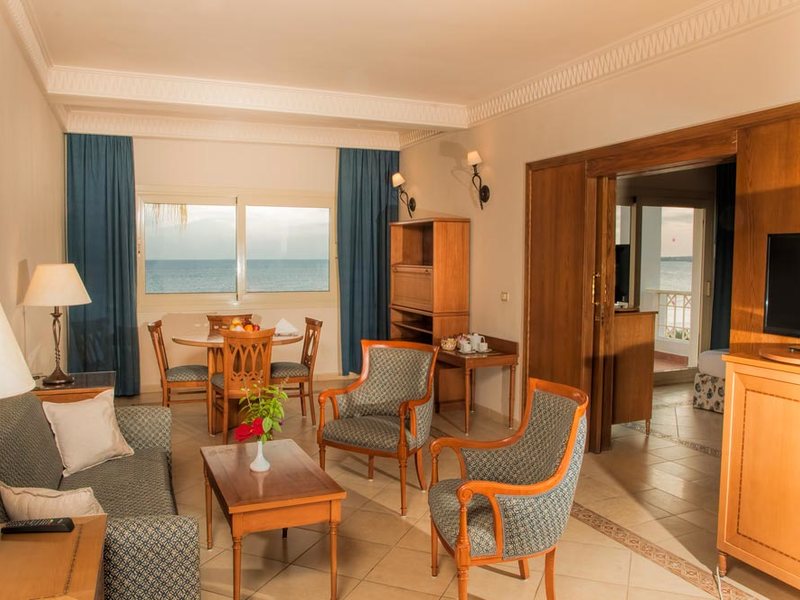 Continental Plaza Beach 122517