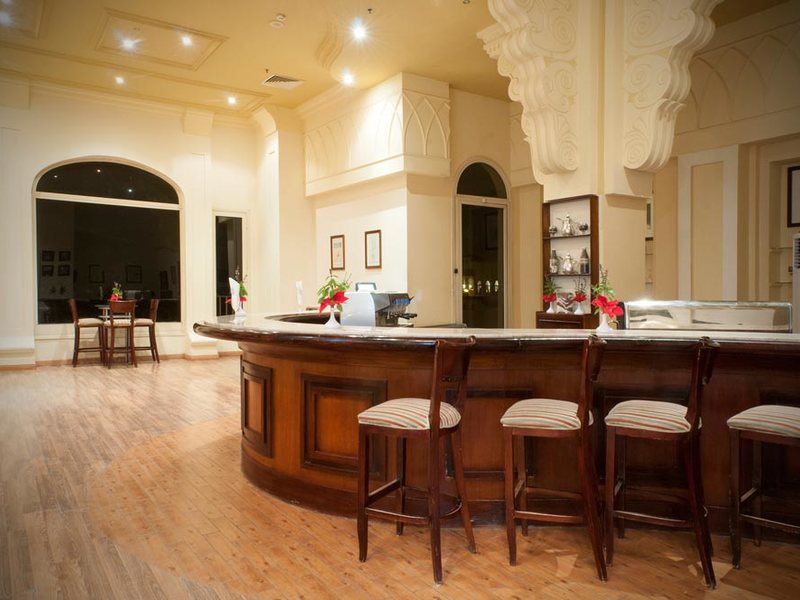 Continental Plaza Beach 122529