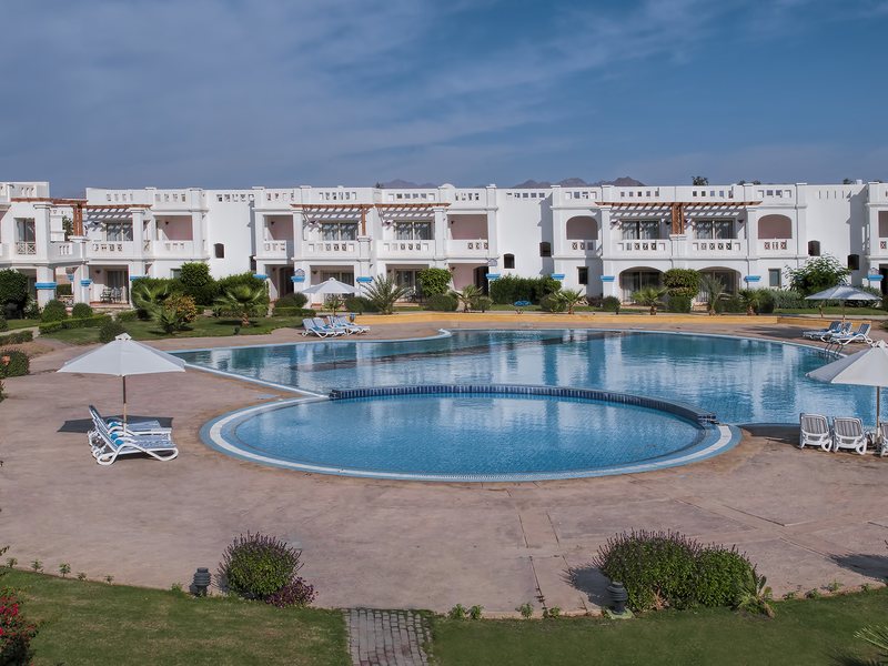 Continental Plaza Beach 122531