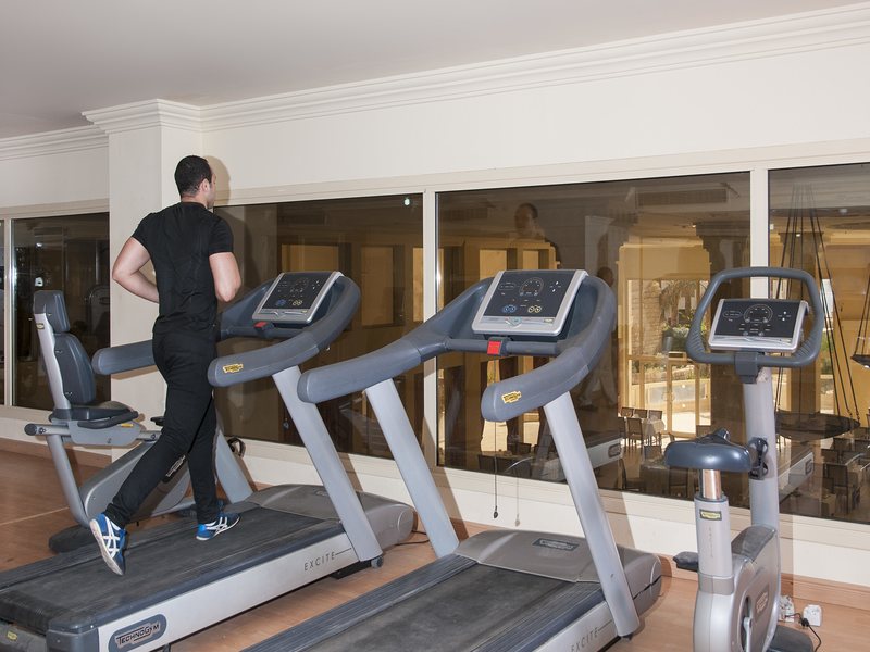 Continental Plaza Beach 122534