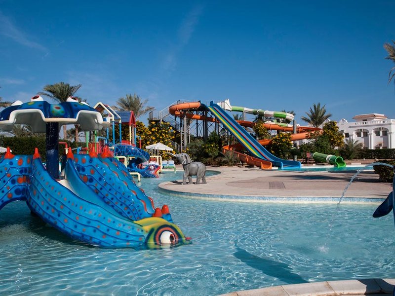 Continental Plaza Beach 122538