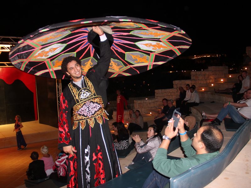 Continental Plaza Beach 122541