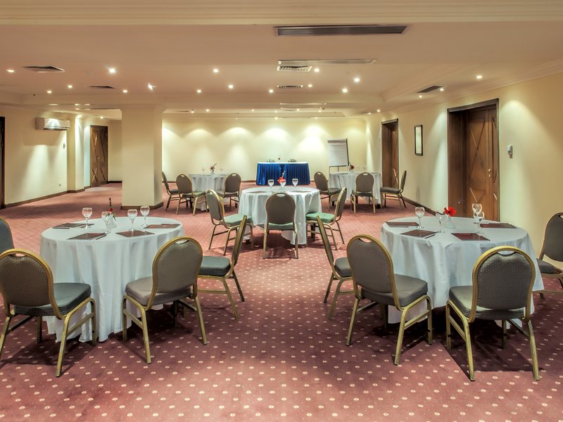 Continental Plaza Beach 122548