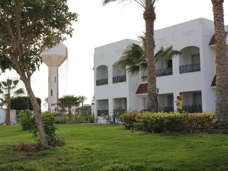 Coral Beach Resort Montazah (ex 122583