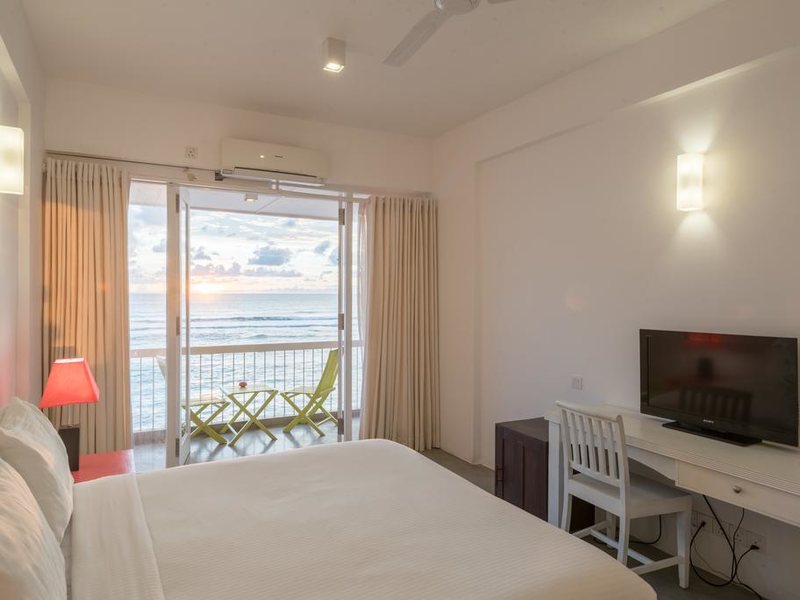 Coral Rock by Bansei (Ex 107222