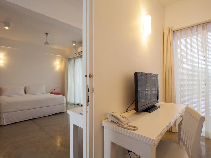 Coral Rock by Bansei (Ex 107225