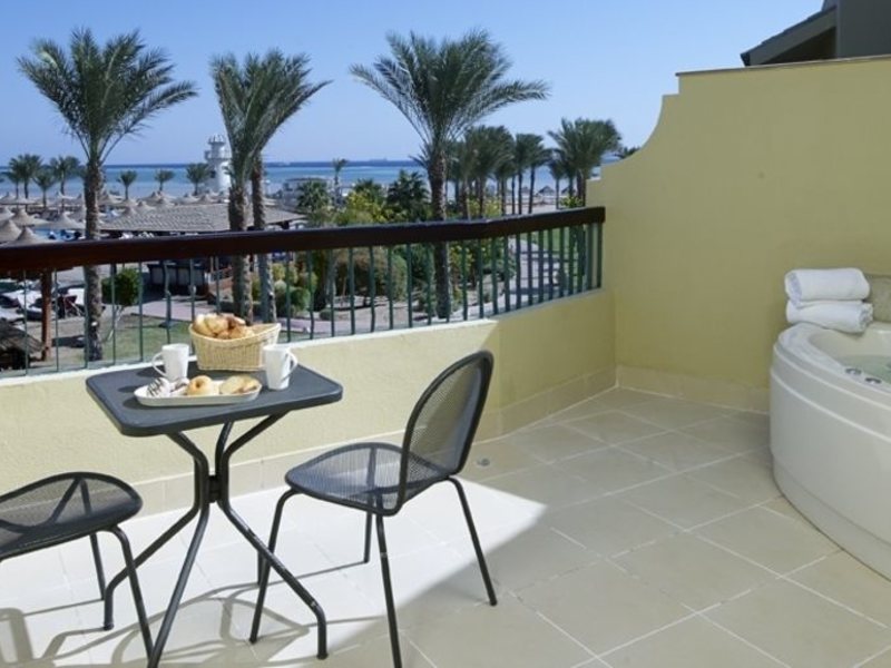 Coral Sea Holiday Village Hotel 122675