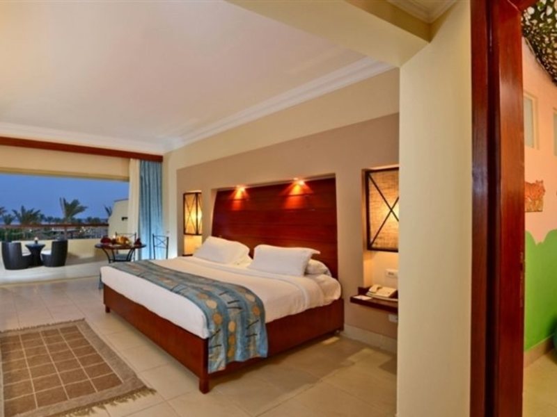 Coral Sea Holiday Village Hotel 122681