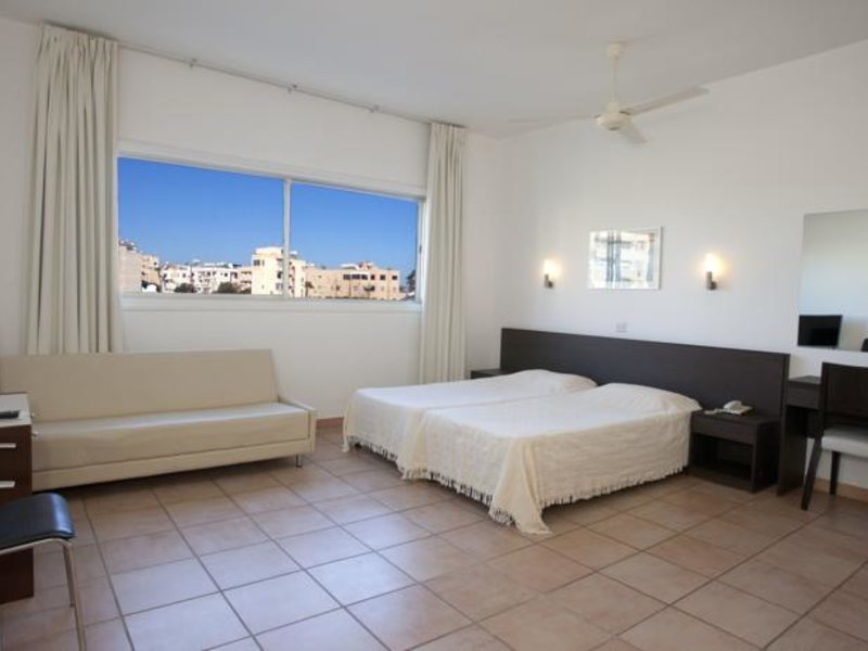 Costantiana Beach Hotel Apartments Apts 81435