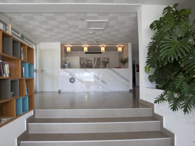 Costantiana Beach Hotel Apartments Apts 81444