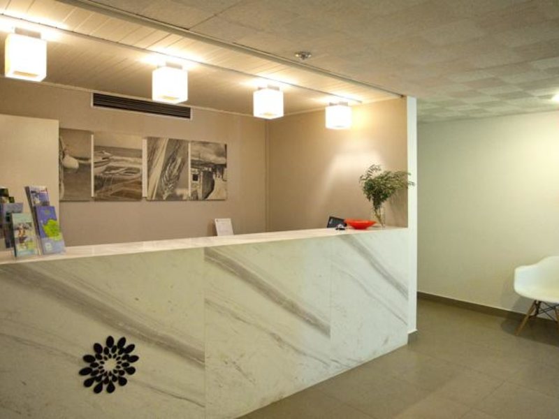 Costantiana Beach Hotel Apartments Apts 81447