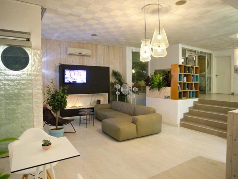 Costantiana Beach Hotel Apartments Apts 81453