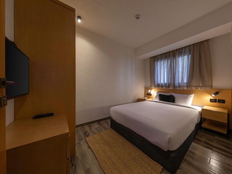 Creek Hotel & Residences 326554