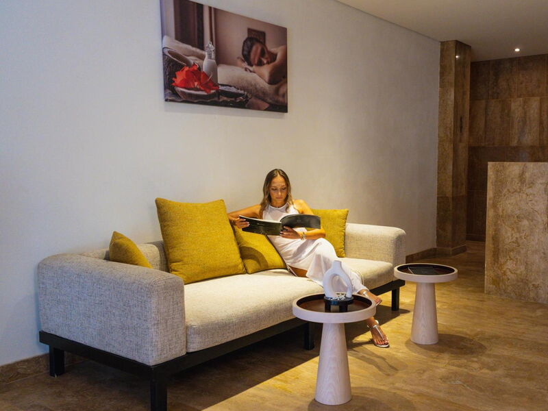 Creek Hotel & Residences 326566