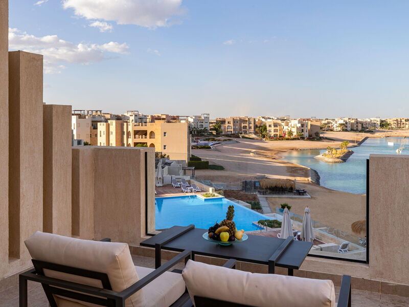 Creek Hotel & Residences 326575