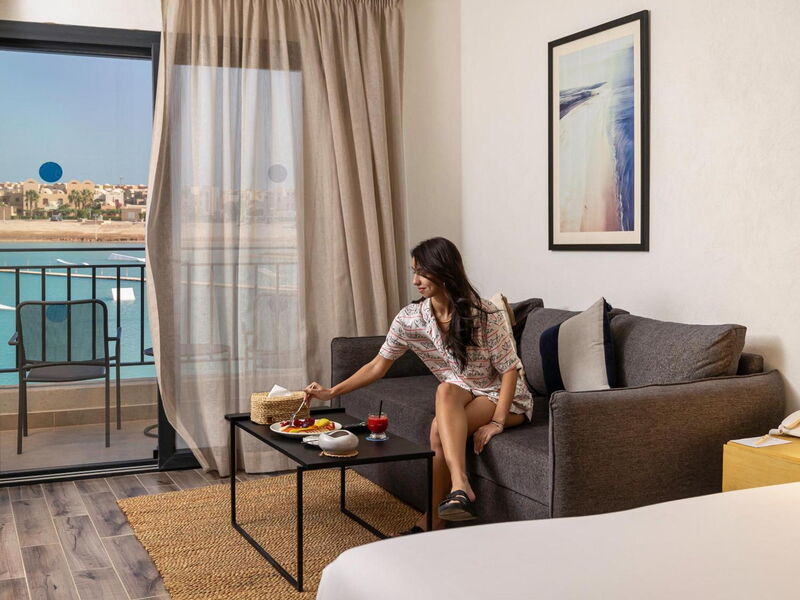 Creek Hotel & Residences 326582