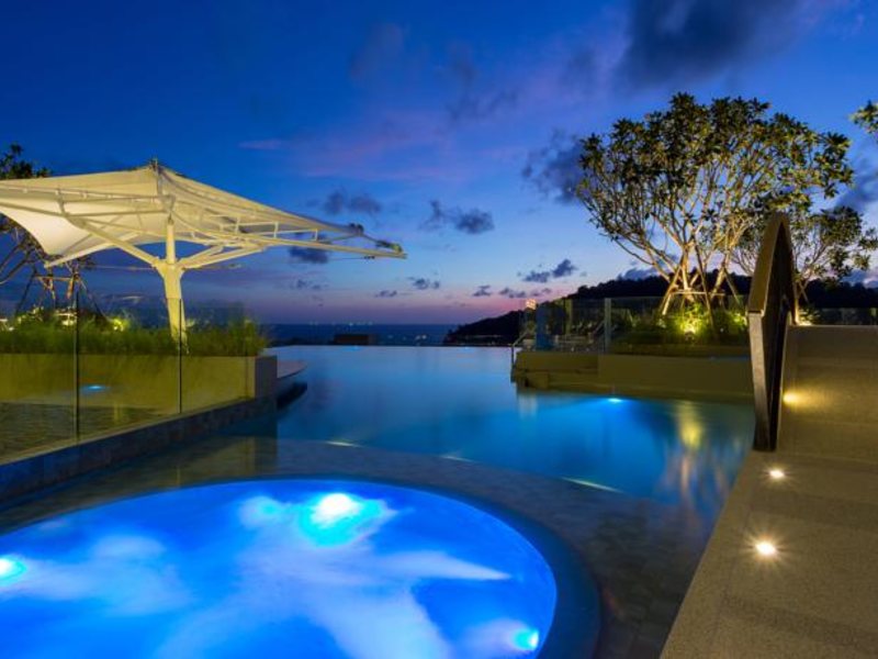 Crest Resort & Pool Villas 140886