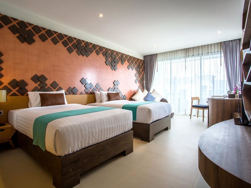 Crest Resort & Pool Villas 199253