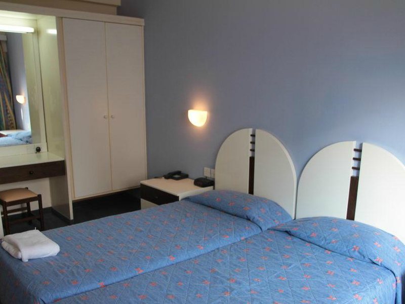 Crown Resorts Elamaris 76241