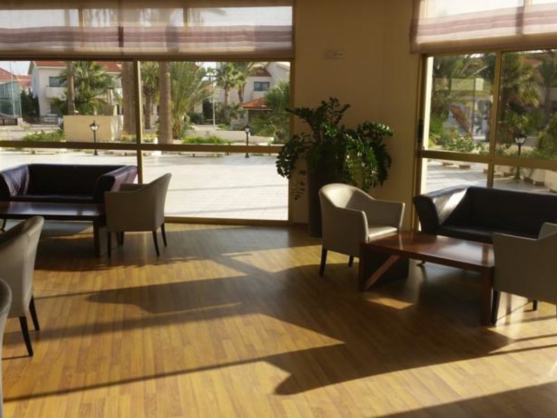 Crown Resorts Henipa  76136