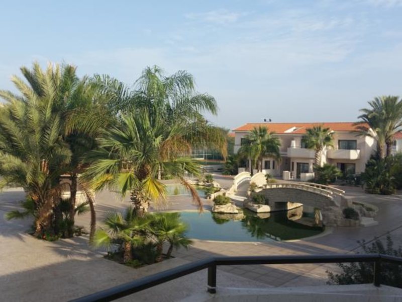 Crown Resorts Henipa  76137