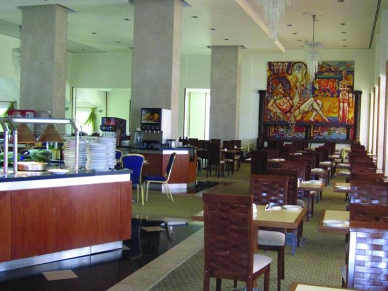 Crown Resorts Horizon 76800