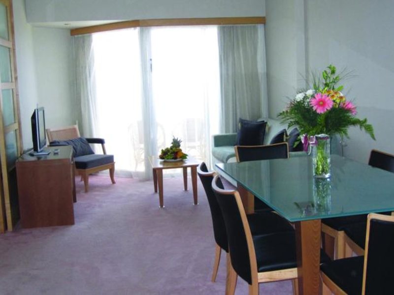 Crown Resorts Horizon 76805