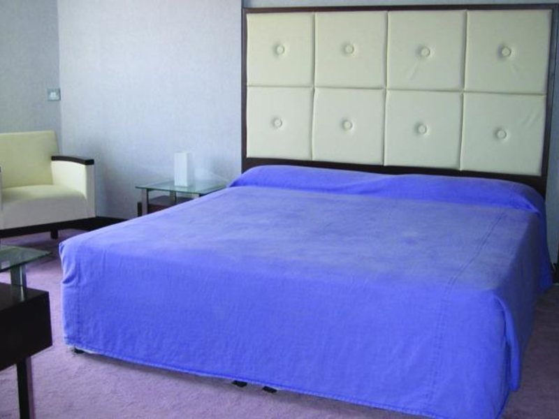 Crown Resorts Horizon 76811