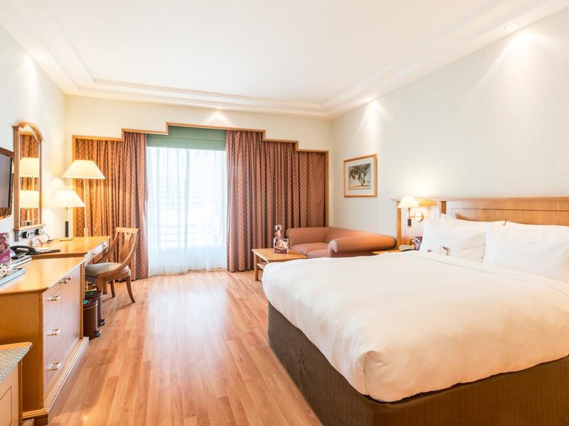 Crowne Plaza Abu Dhabi 297990