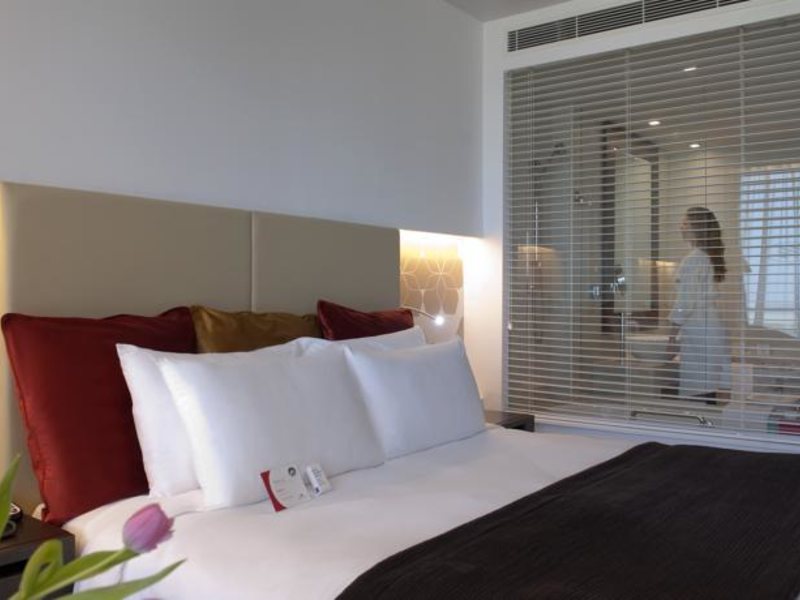 Crowne Plaza Abu Dhabi Yas Island  46050