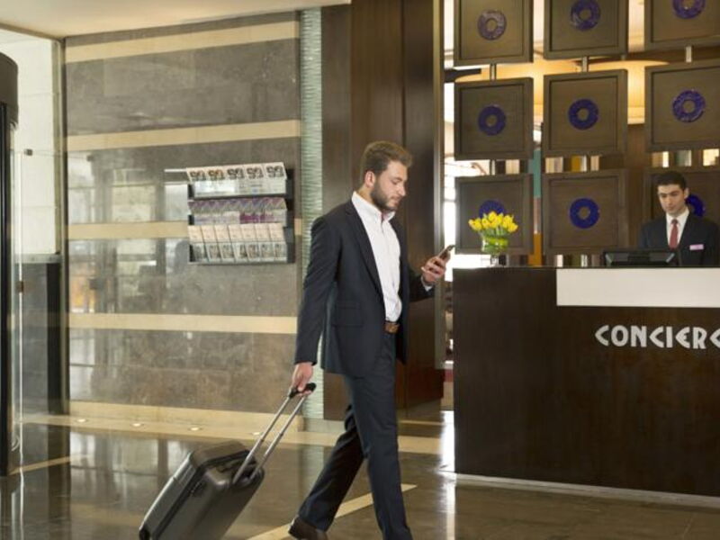 Crowne Plaza Amman 120305