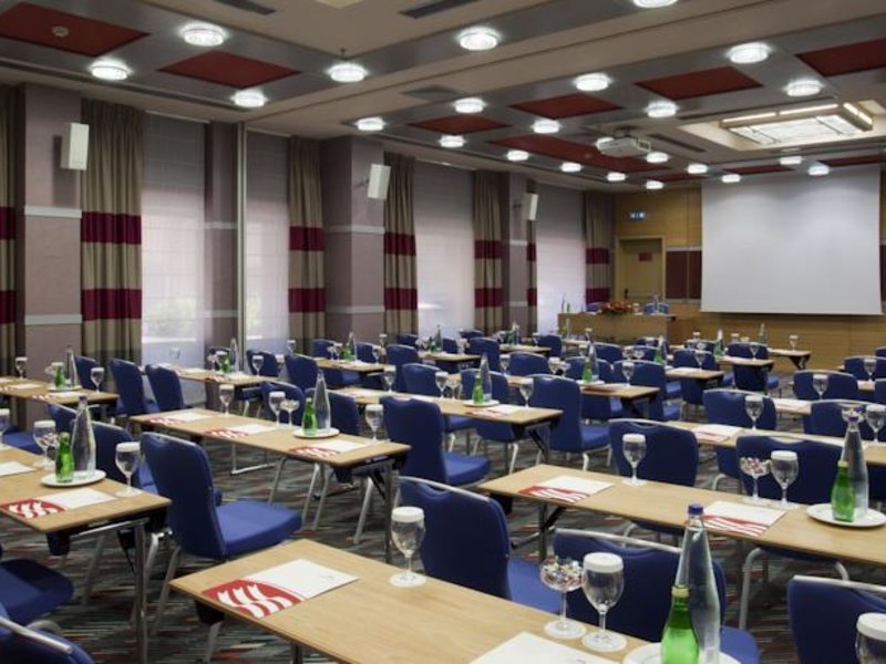 Crowne Plaza Athens City Center 78757