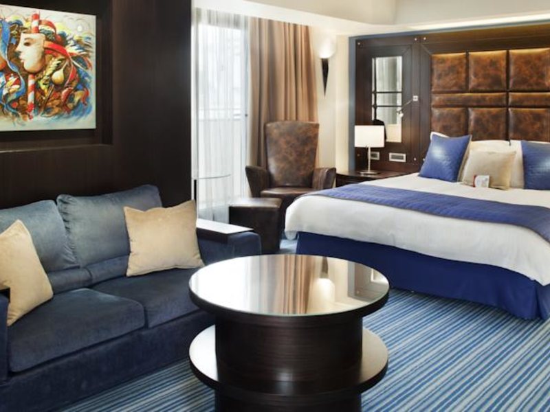 Crowne Plaza Athens City Center 78759