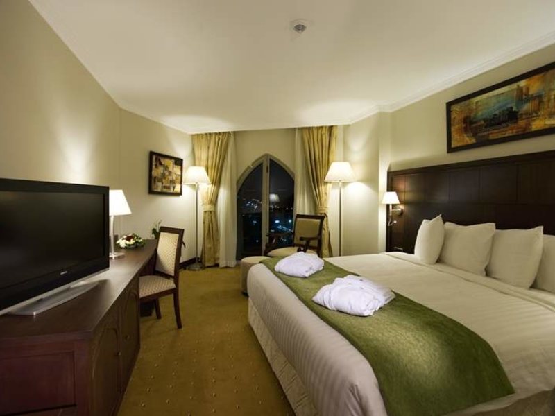 Crowne Plaza Hotel 60940