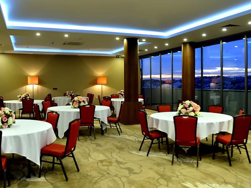 Crowne Plaza Istanbul Harbiye 241372